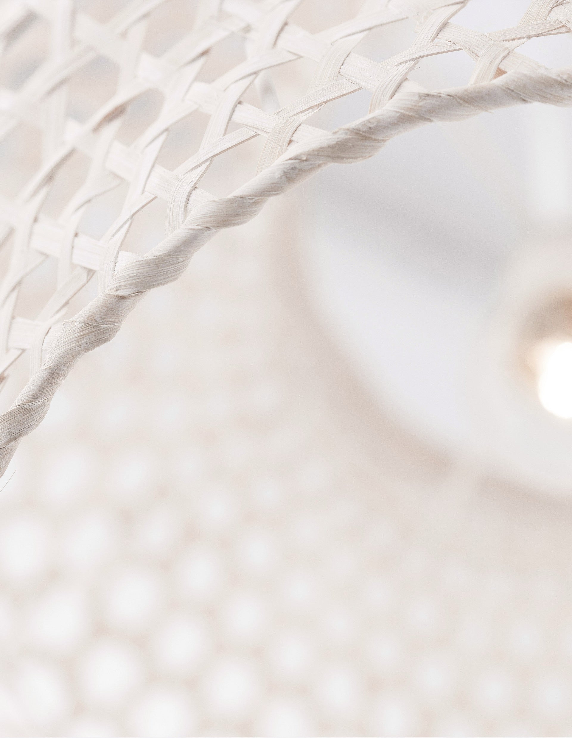 Висяща лампа MIA 12W LED слонова кост ратан, бял текстилен кабел