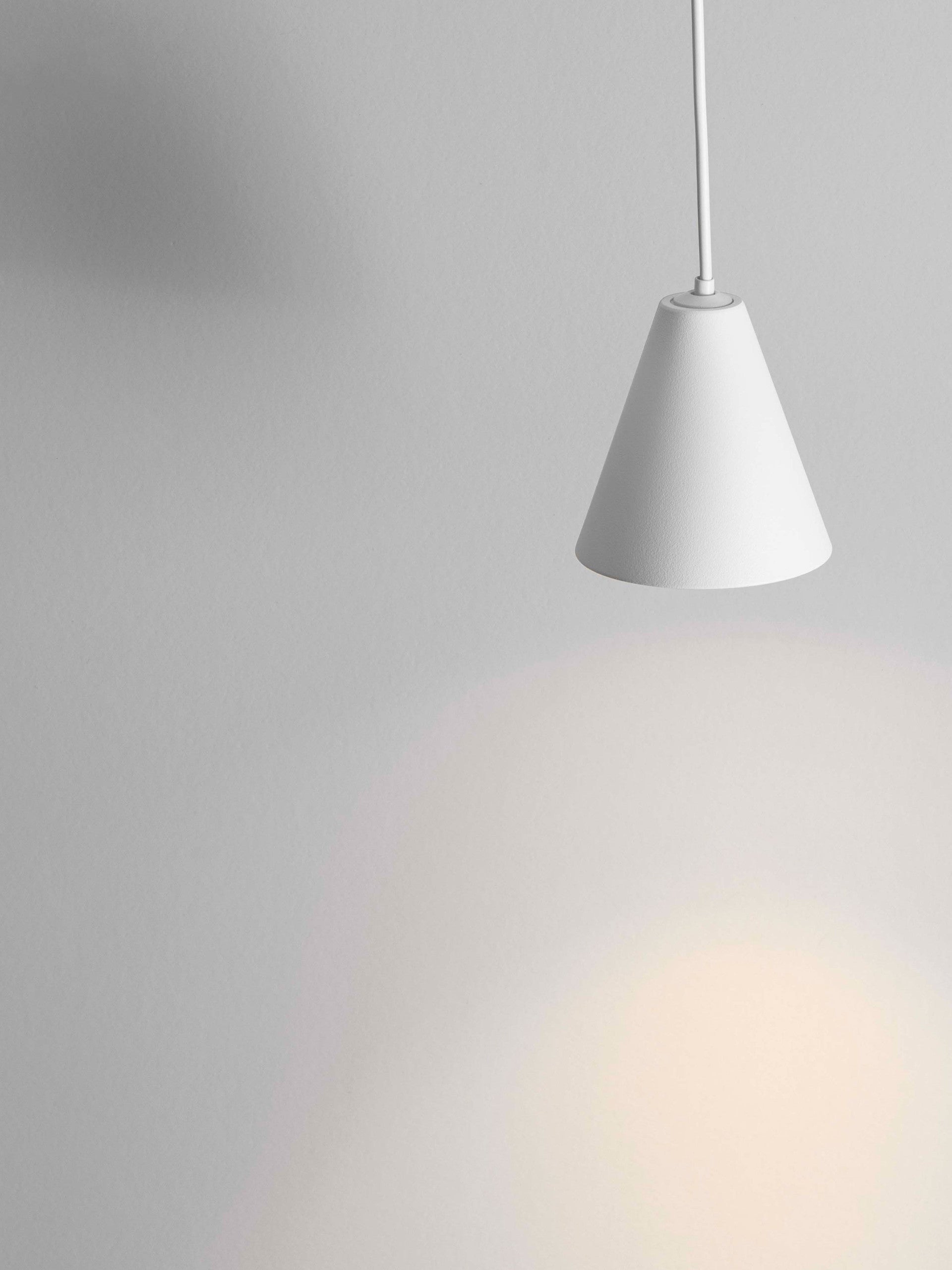 Висящо осветително тяло (пендел) IRMOS LED 5W 220-240V Пясъчно бял алуминий ⌀6 H191см