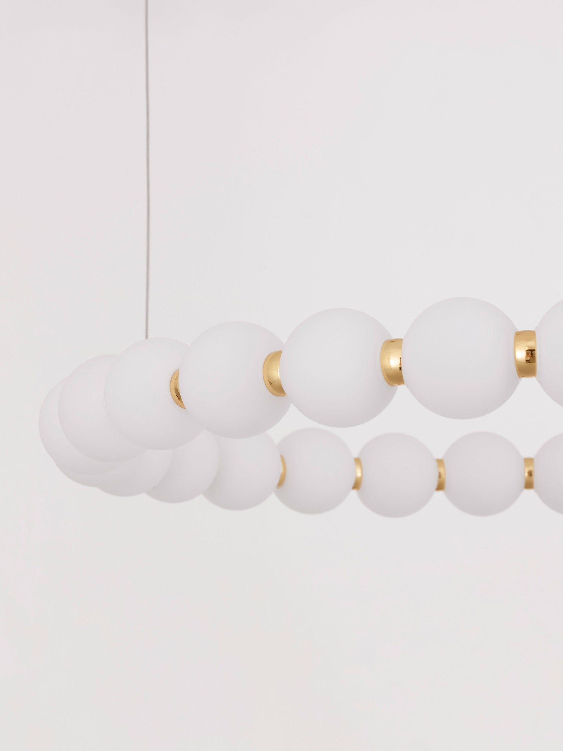 Висящо осветително тяло (пендел) PERLA 56W LED Златен метал и опалово стъкло D62 H200см Регулируема височина