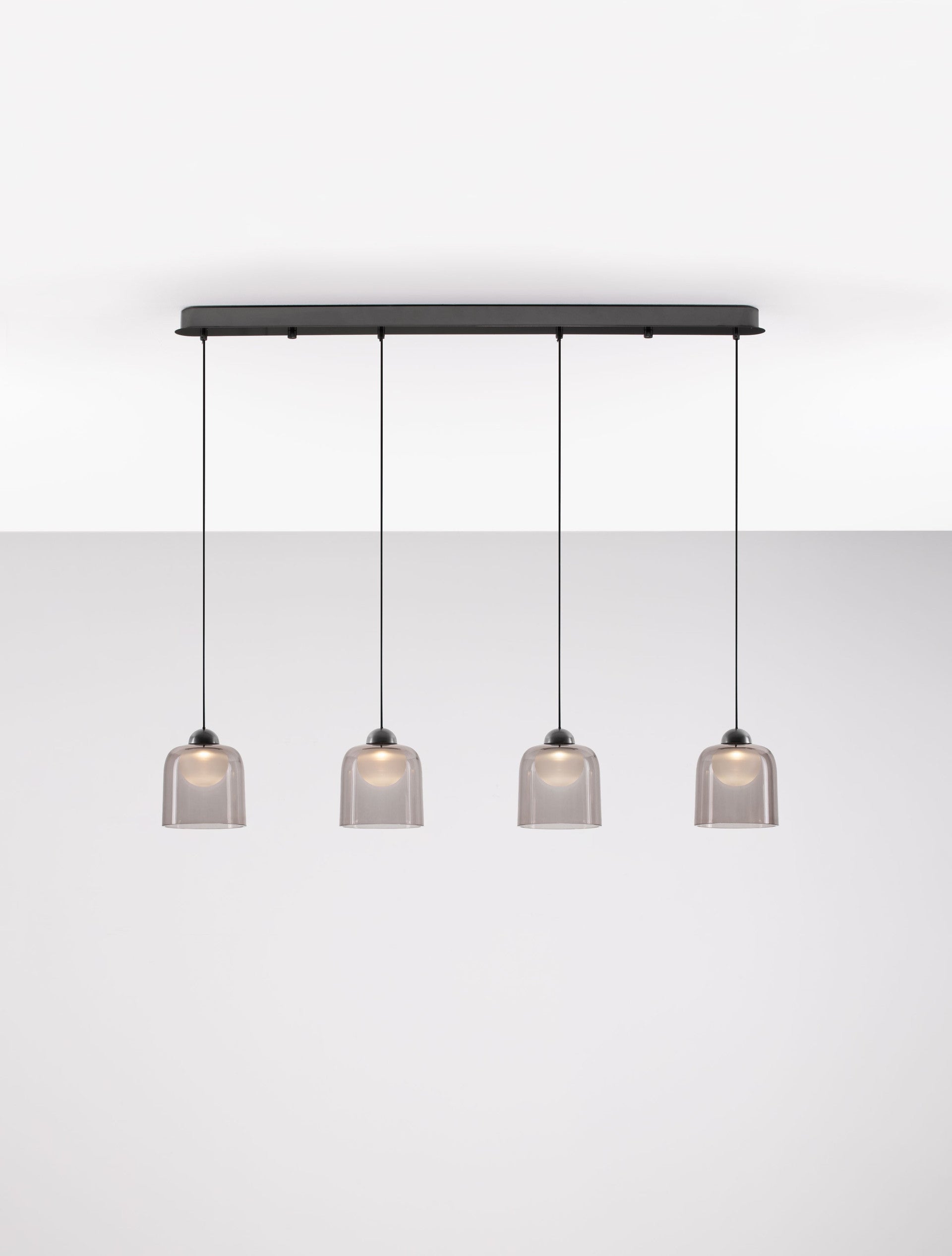 Висящо осветително тяло (пендел) DIONE LED 20W 220-240V L100 W14 H200см Пясъчно черен карбон стомана и опушен акрил