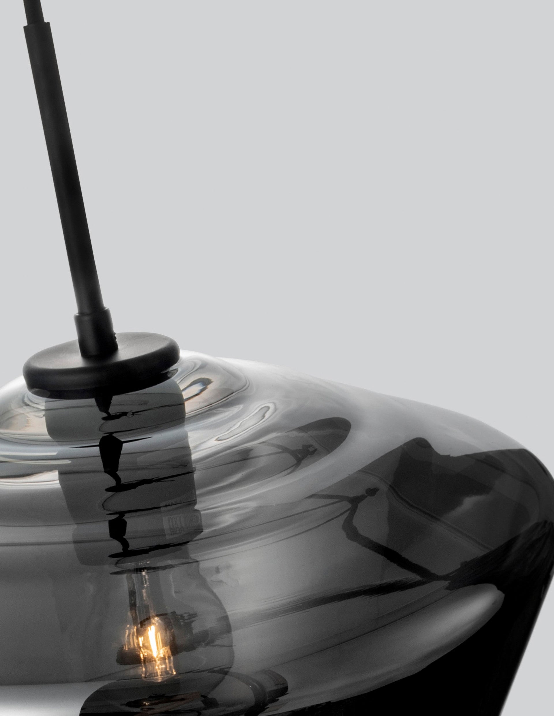 Висящо осветително тяло (пендел) VEIRO 12W LED E27 Черен, хромирано стъкло ⌀30