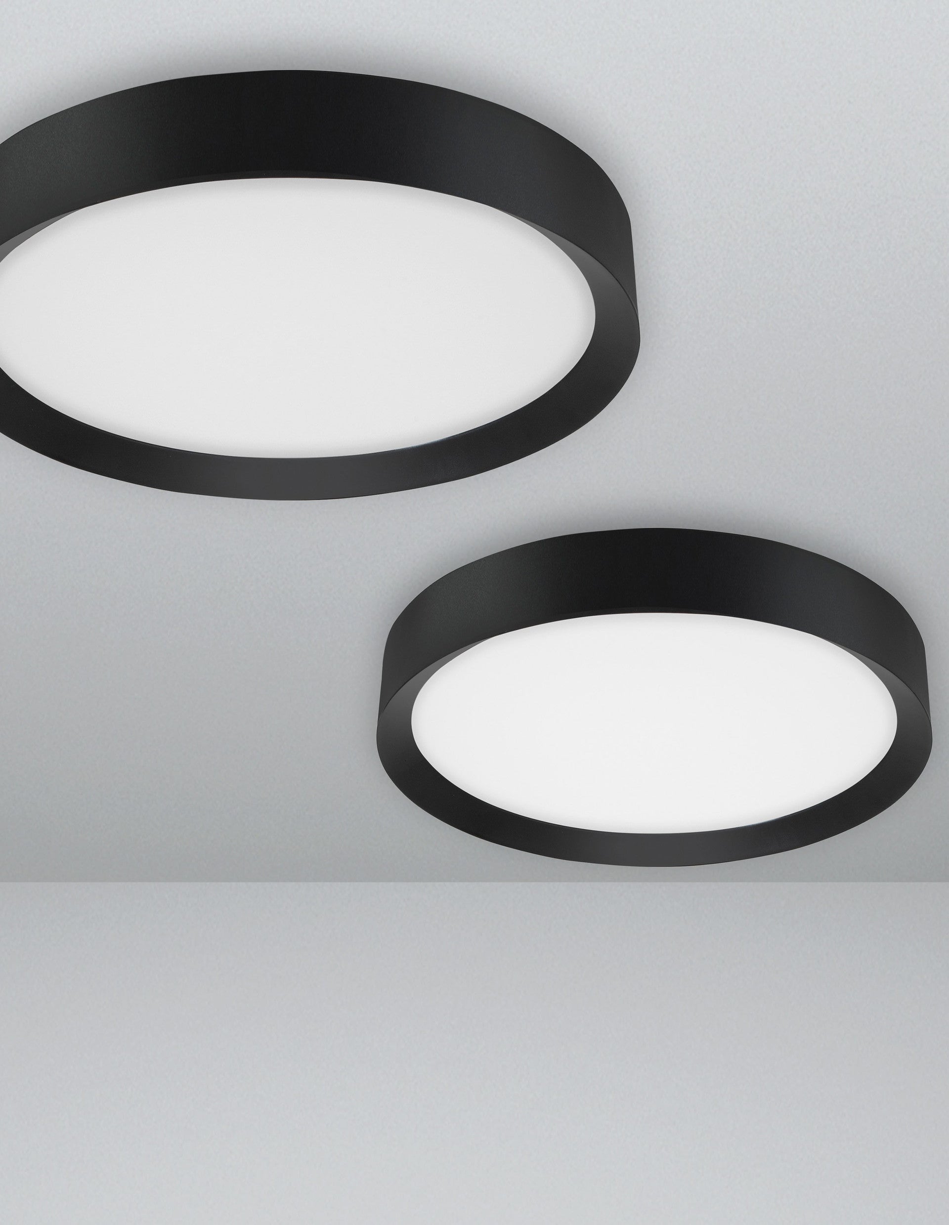 Висящо осветително тяло (пендел) LUTON 47W LED Пясъчно черен алуминий матово бял акрил ⌀55 H8.5см