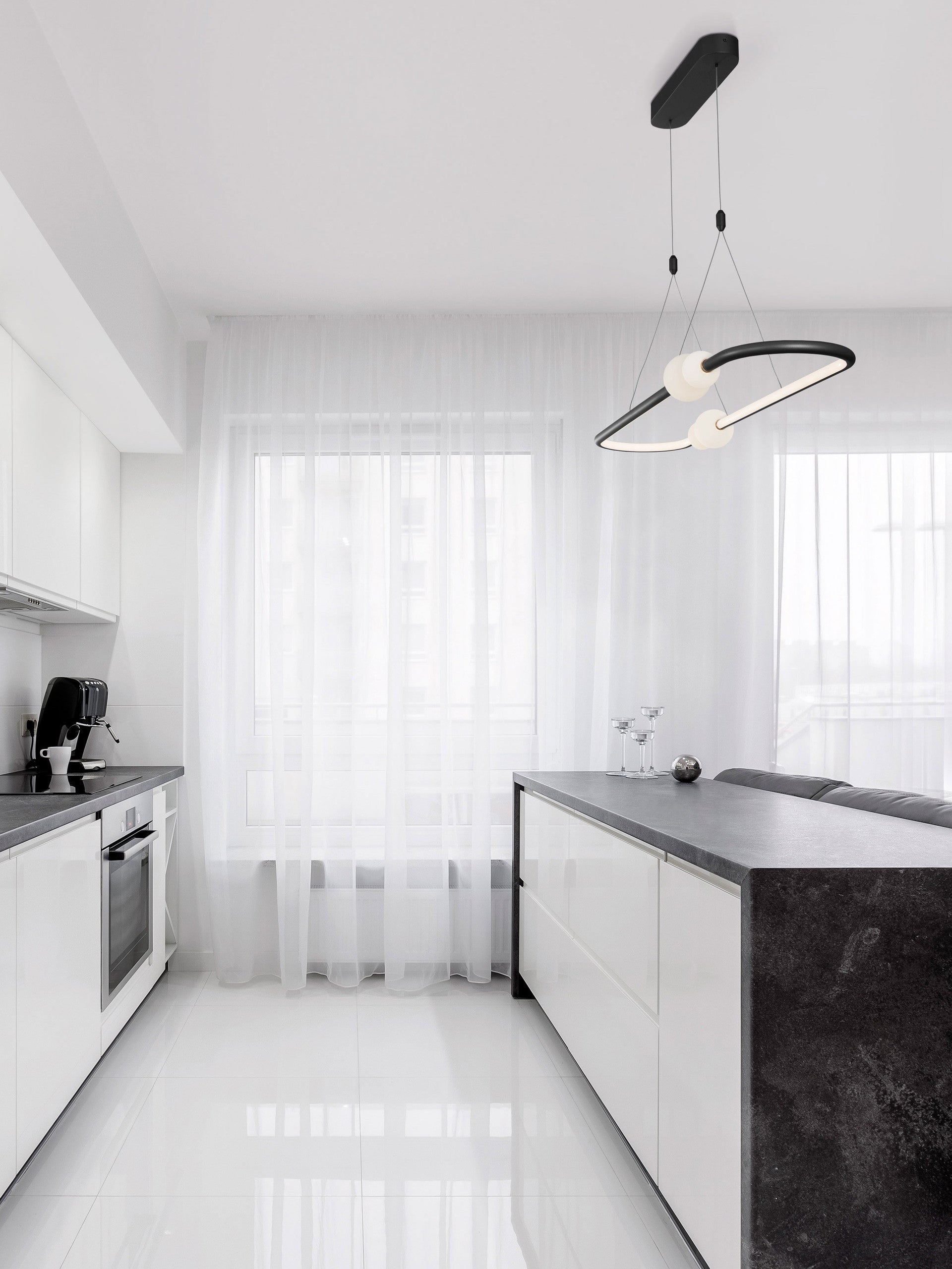 Висяща лампа CELIA 45W LED, черна, алуминий и опалово стъкло, Д100 Ш29 В120см, регулируема височина