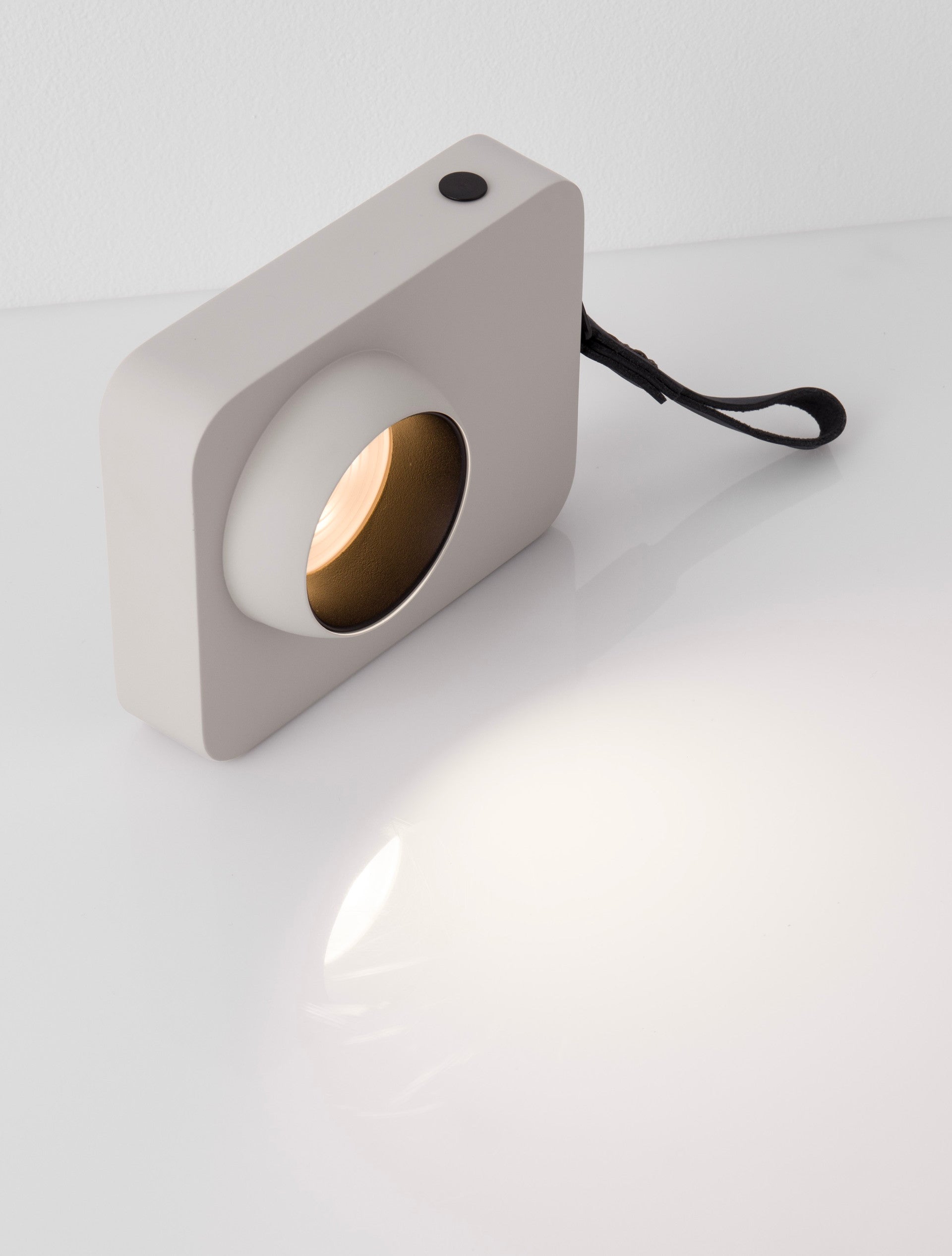 Висяща лампа KEDROS LED 3W Triac димируема, пясъчно бежова, Д14 Ш11 В5см