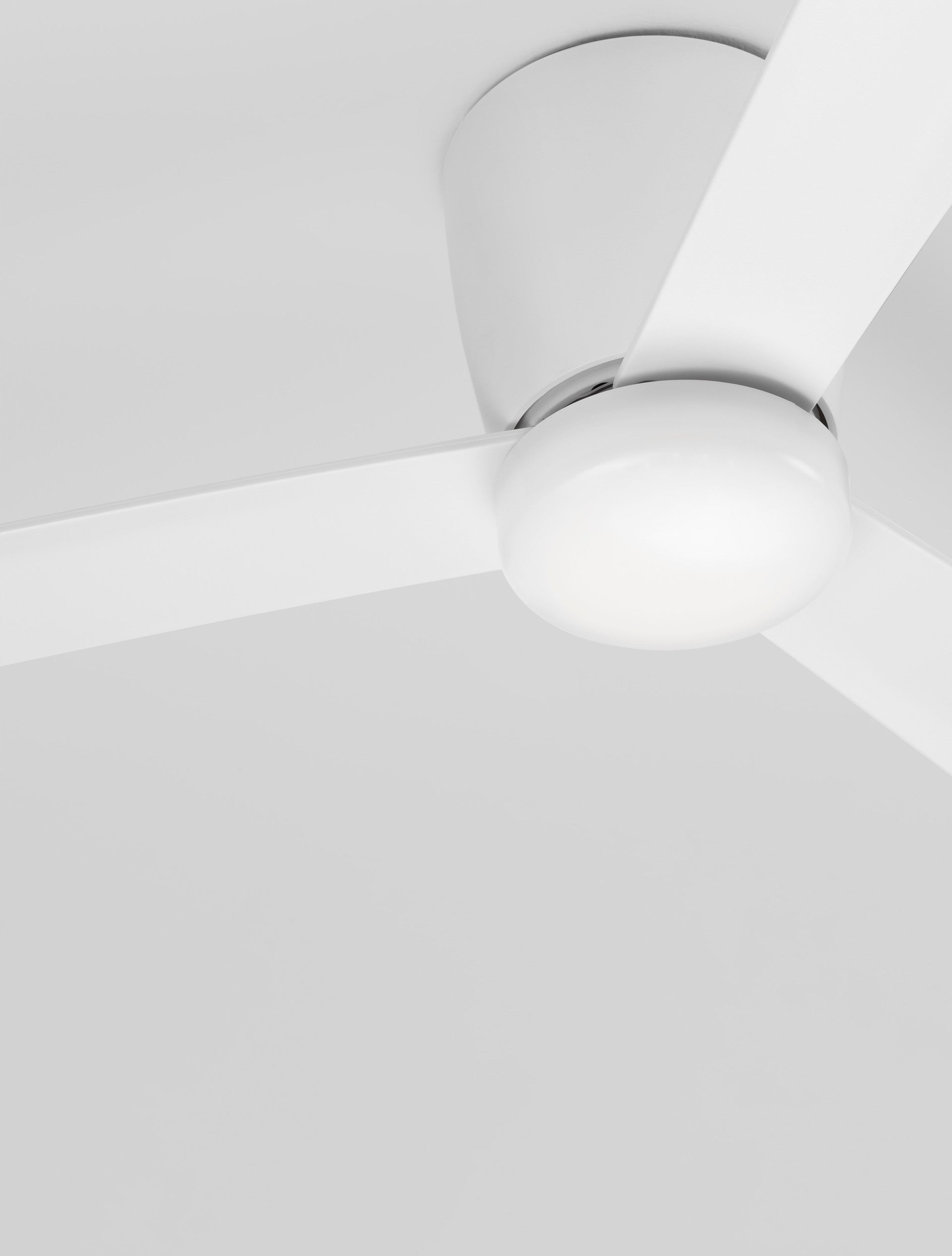 Плафон DELL 38W LED Бял алуминий, черни ABS перки, вентилатор Ø122см
