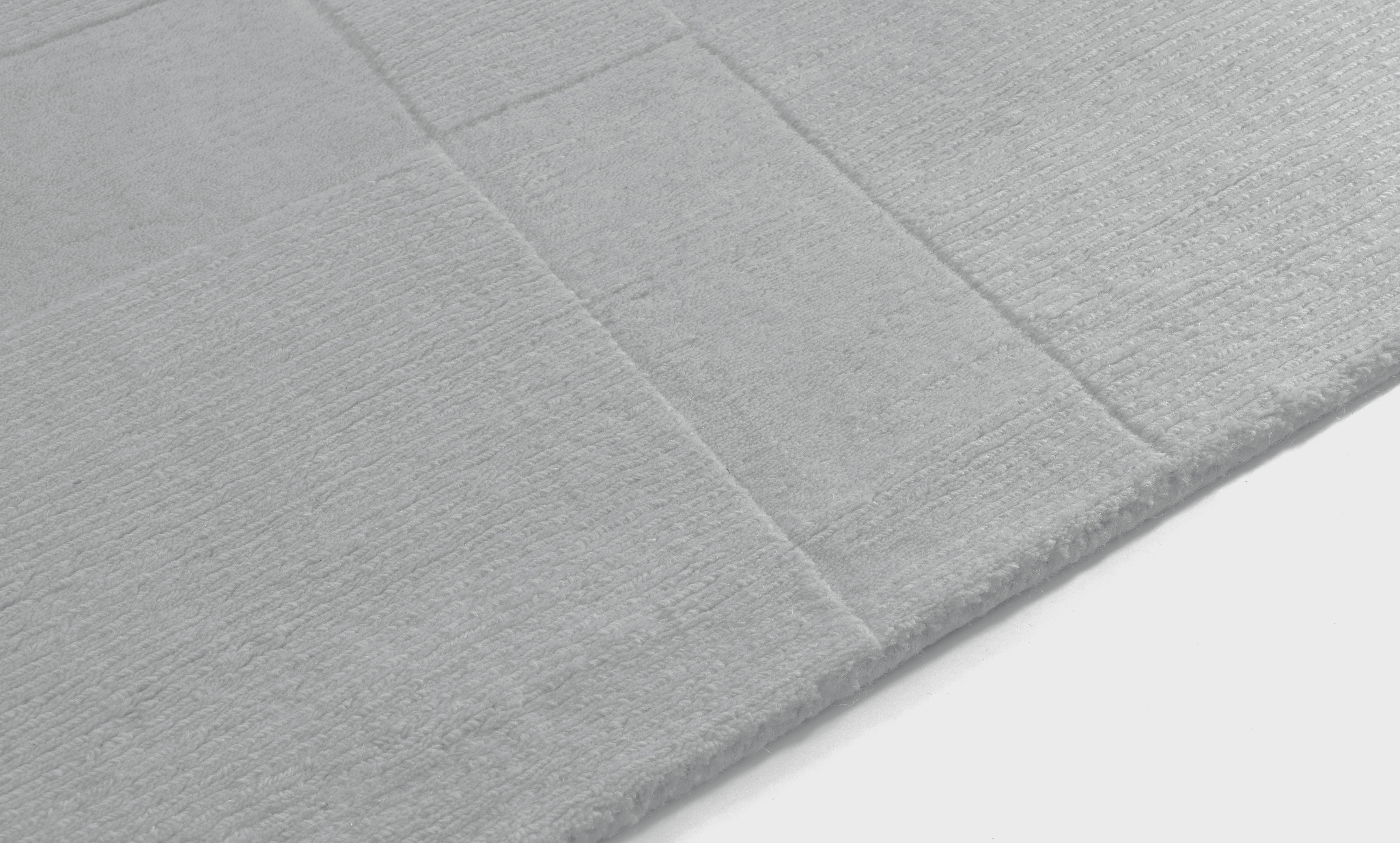Evora Gray - alternate view