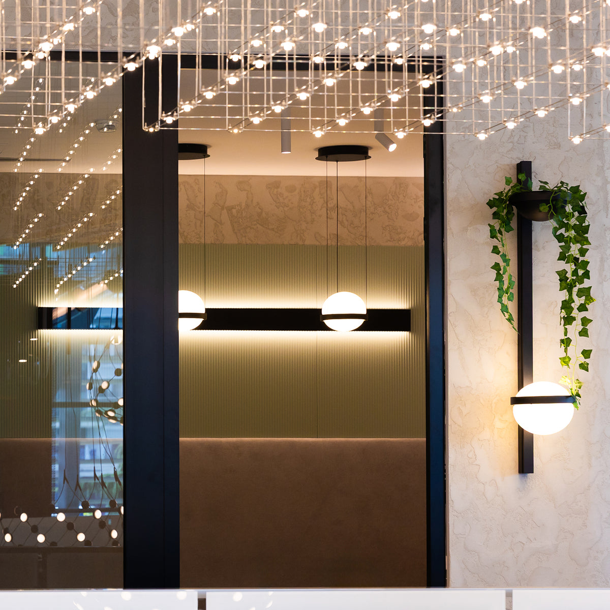 Стенен LED аплик Astro Pot Wall | Поставка за растение | 12W | Черен | 3000K