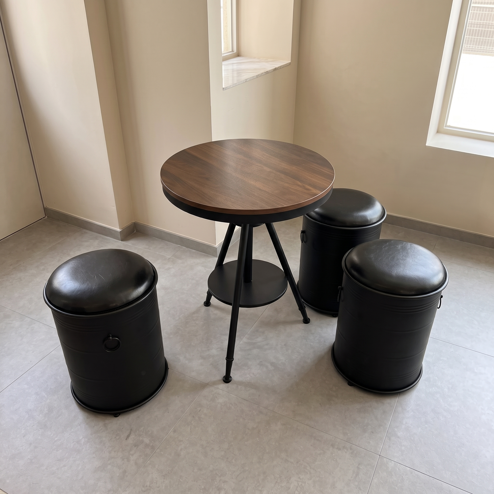 Индустриален комплект маса с 3 табуретки Barrel
