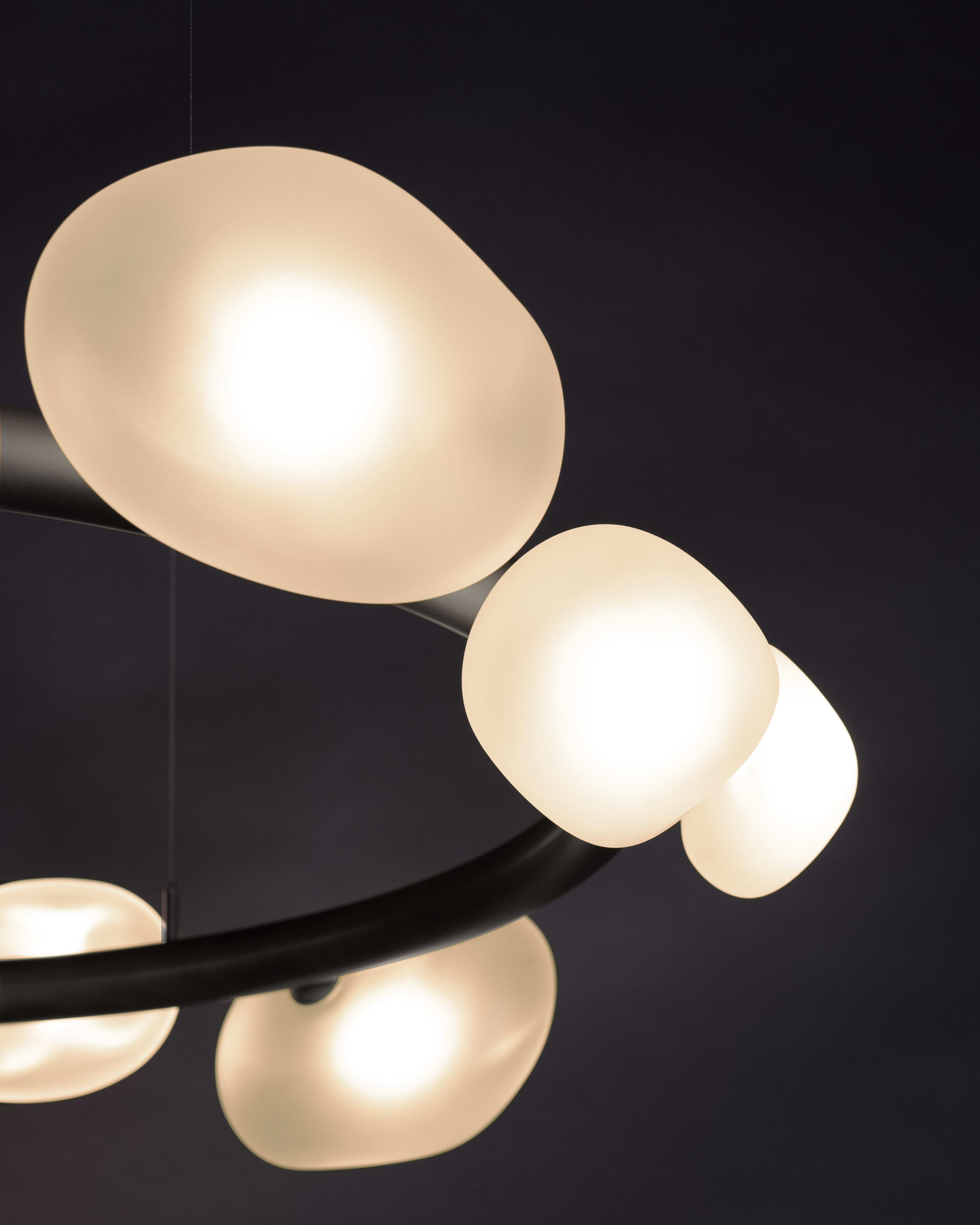 Дизайнерски LED полилей с матирани стъклени форми Stone Ring