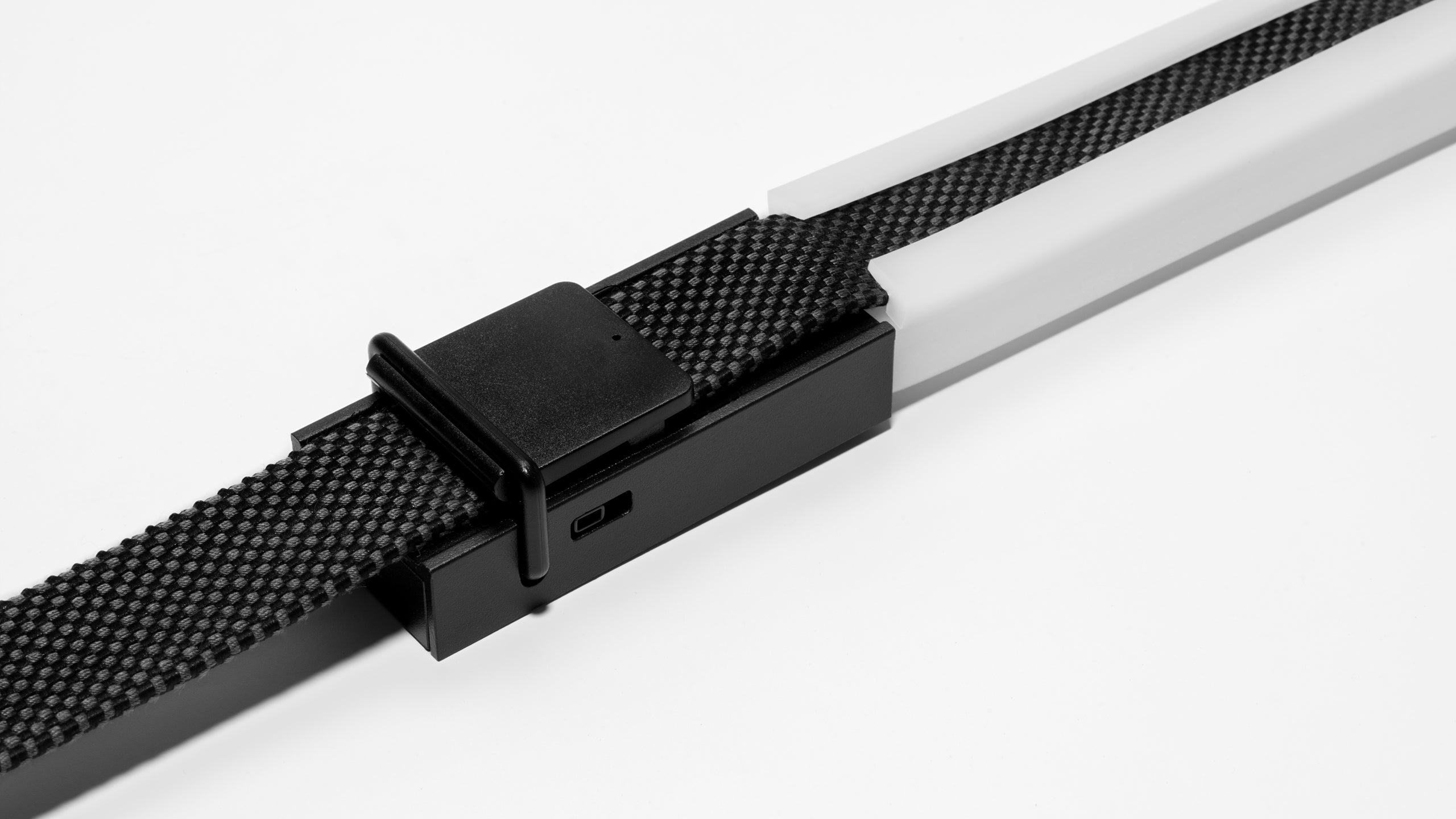 Гъвкаво линейно LED тяло Line Belt | Свързване към колан | 3000K | 24W
