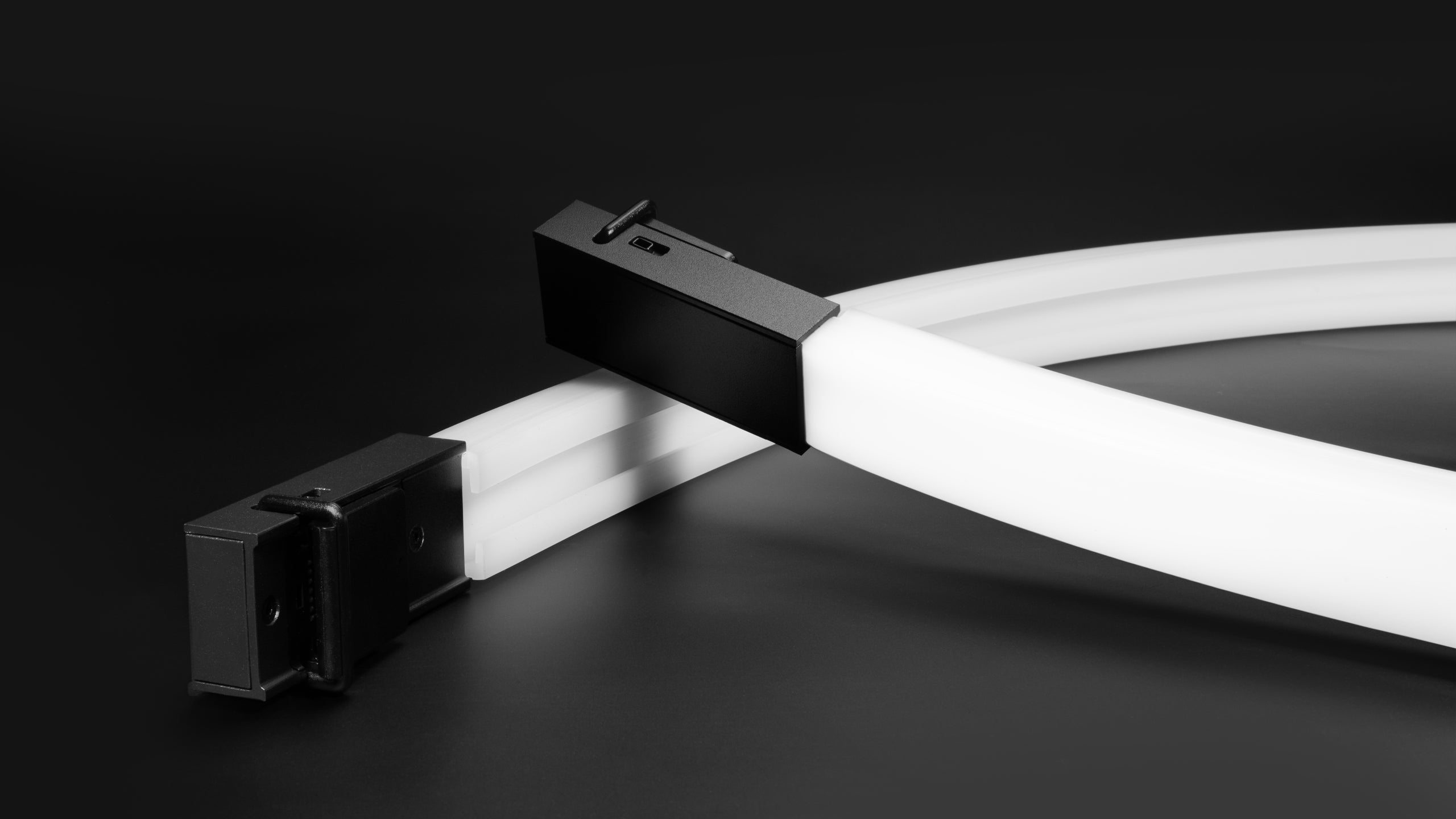 Гъвкаво линейно LED тяло Line Belt | Свързване към колан | 3000K | 24W