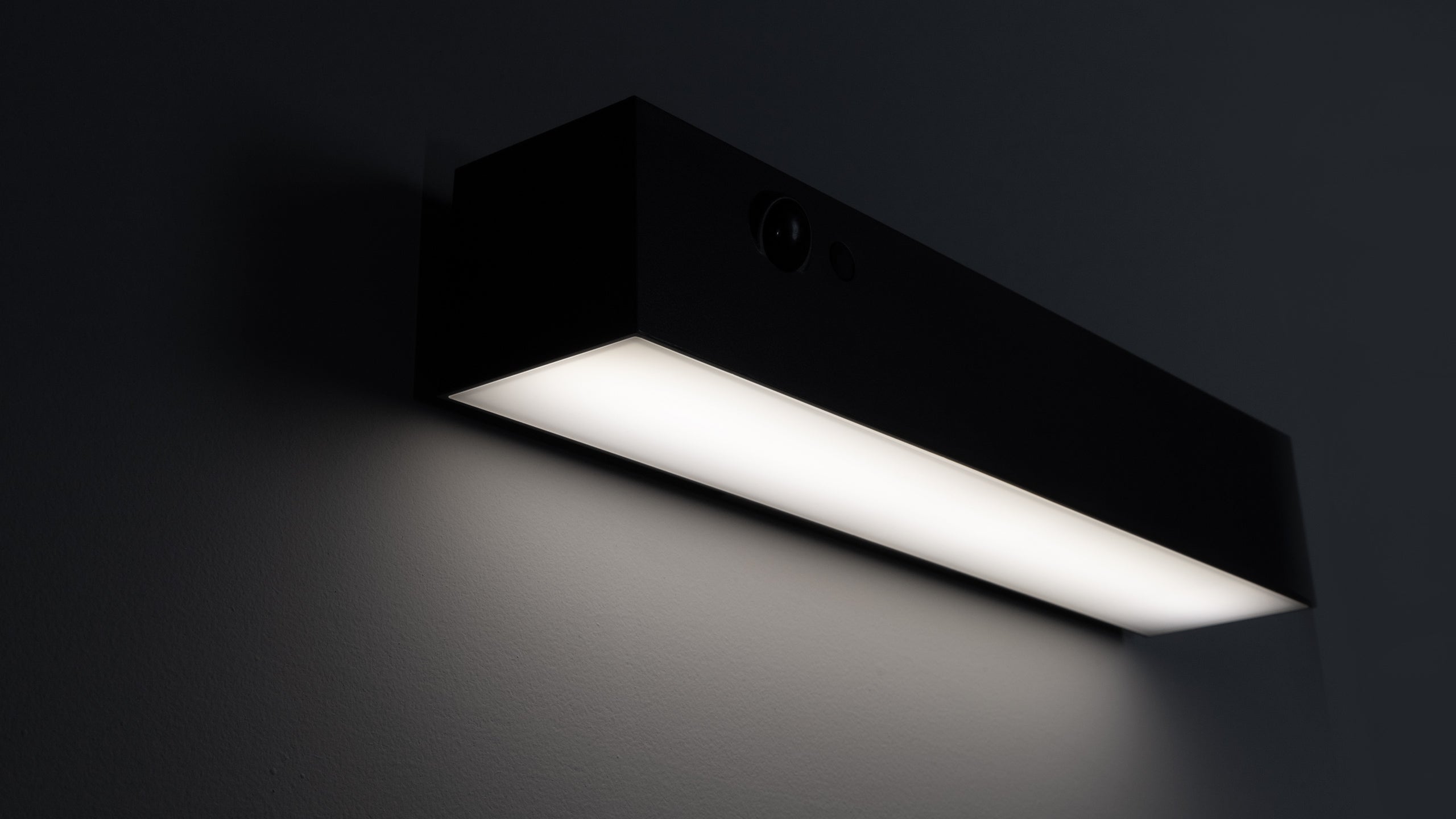 Соларен фасаден LED аплик Bright | PIR сензор | 1.5W | IP54