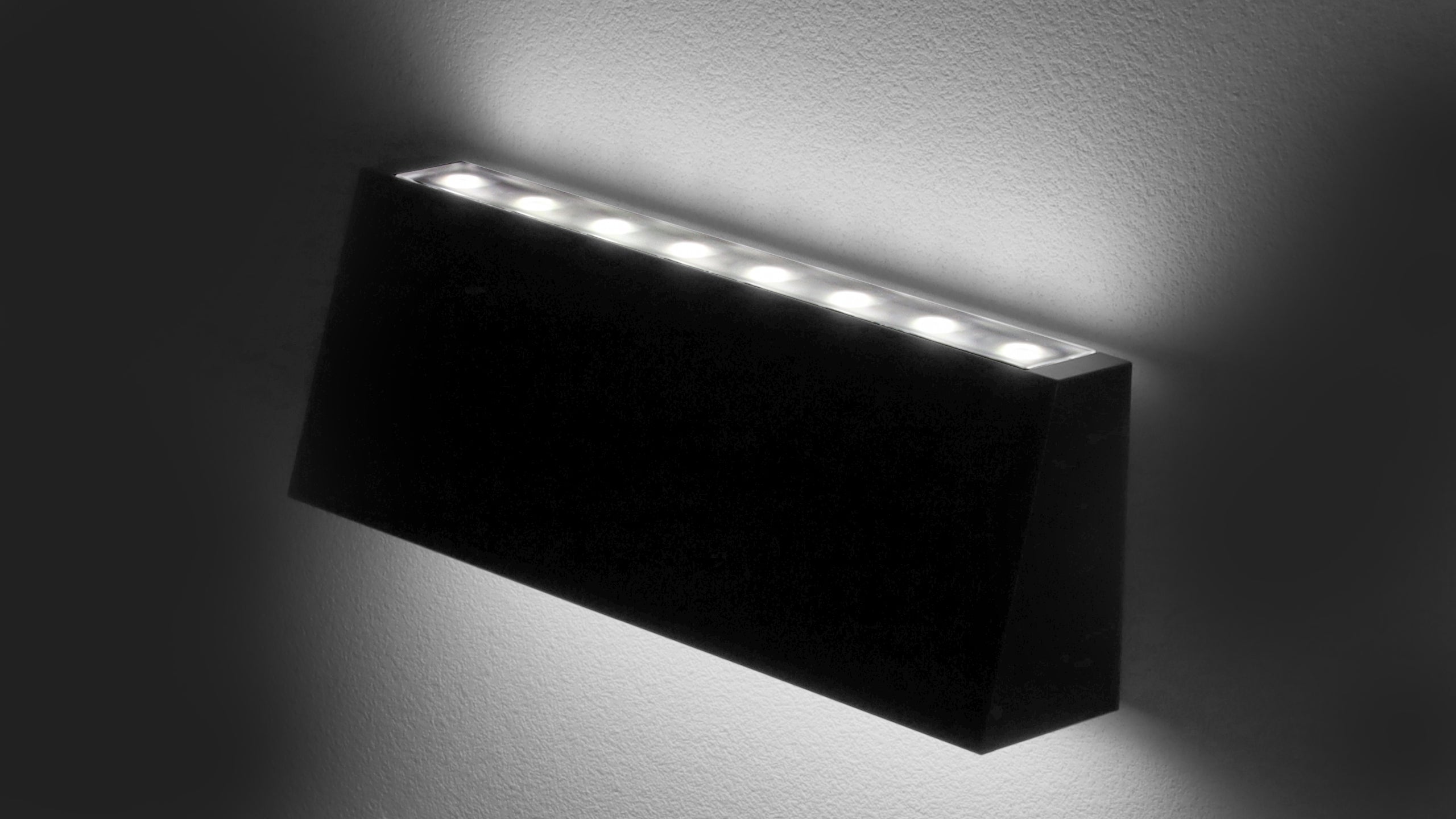Соларен фасаден LED аплик Tilt | Двупосочна | Черен