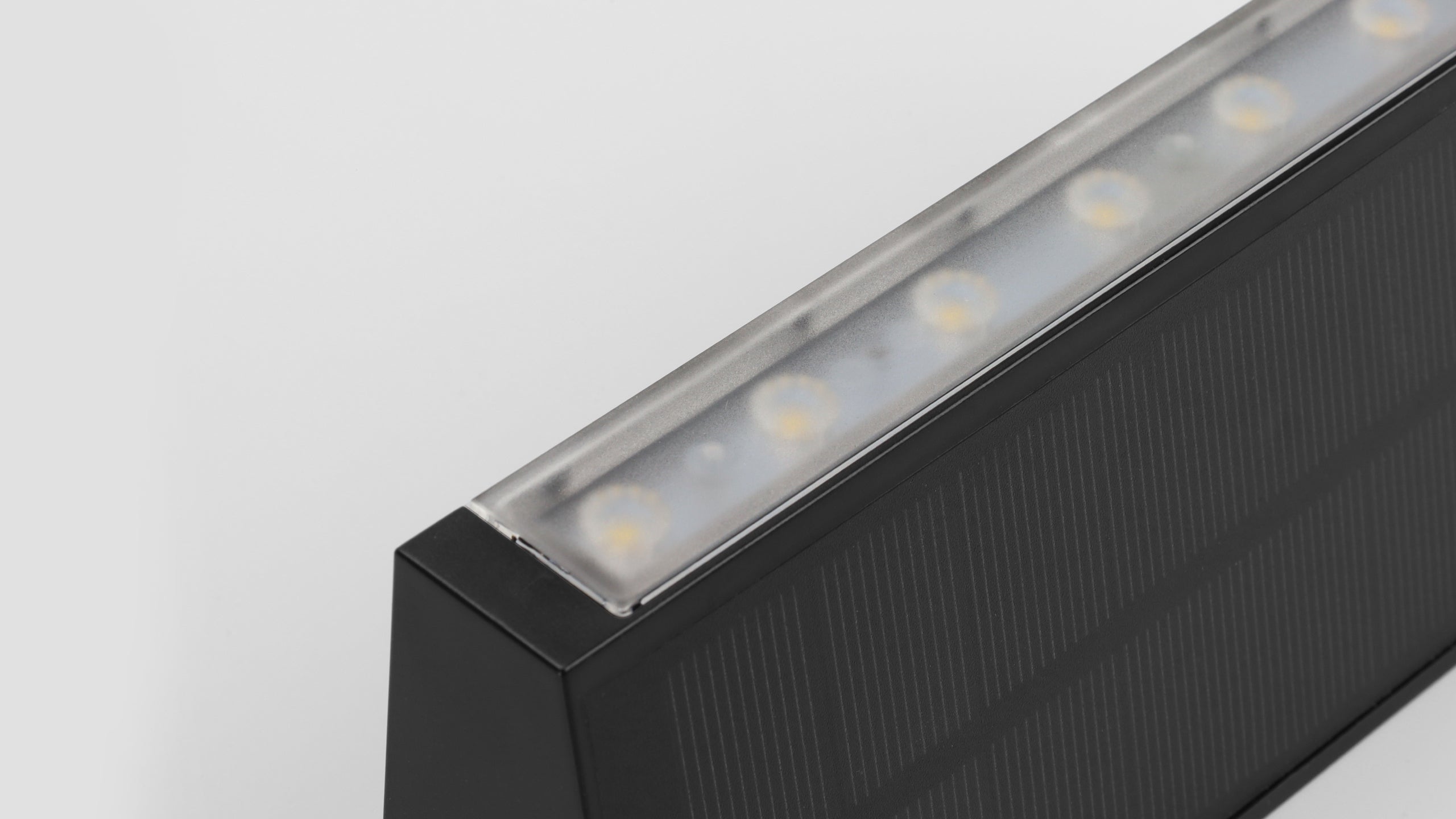 Соларен фасаден LED аплик Tilt | Двупосочна | Черен