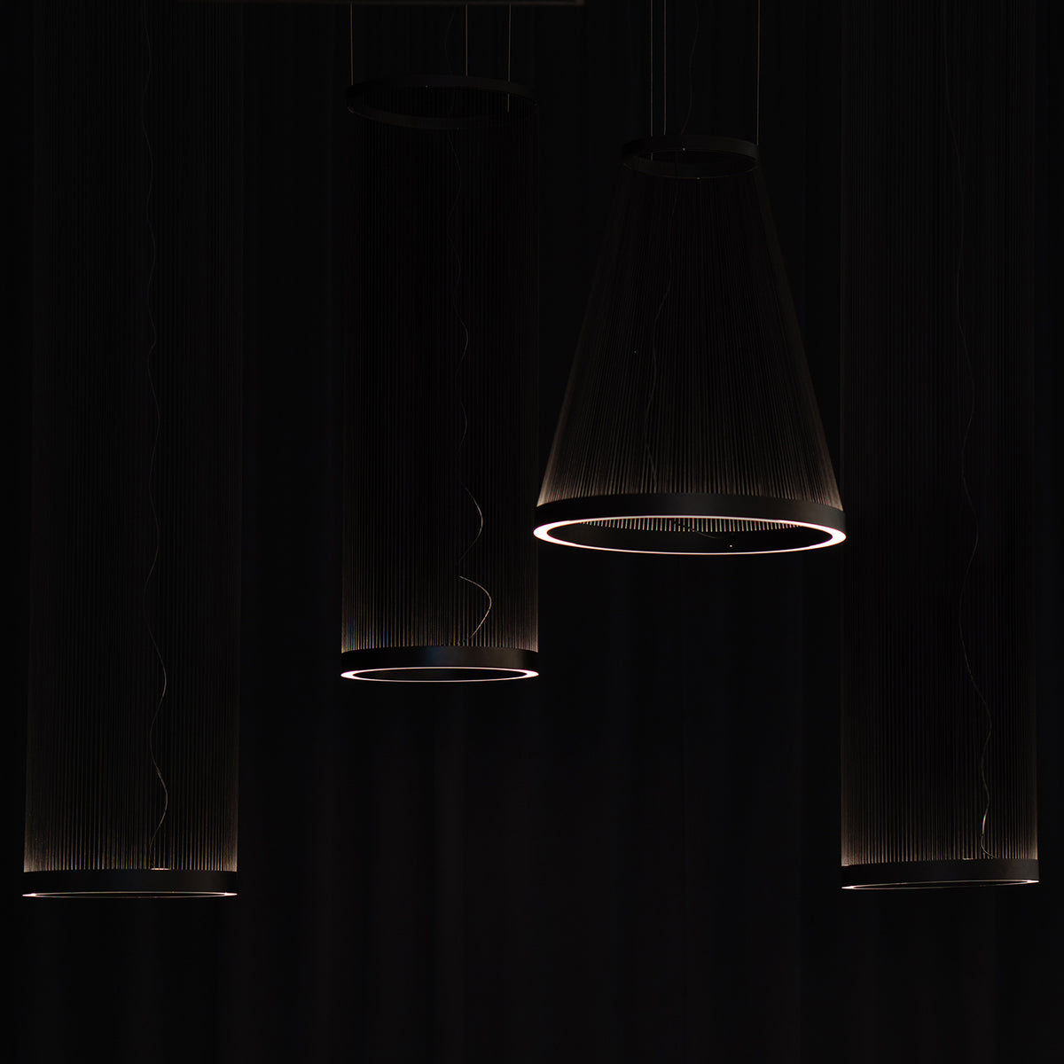 Висящ LED пендел Verto | Конусовиден | 32W | 3000K | Черен