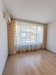 Плътна завеса с релефни кръгове